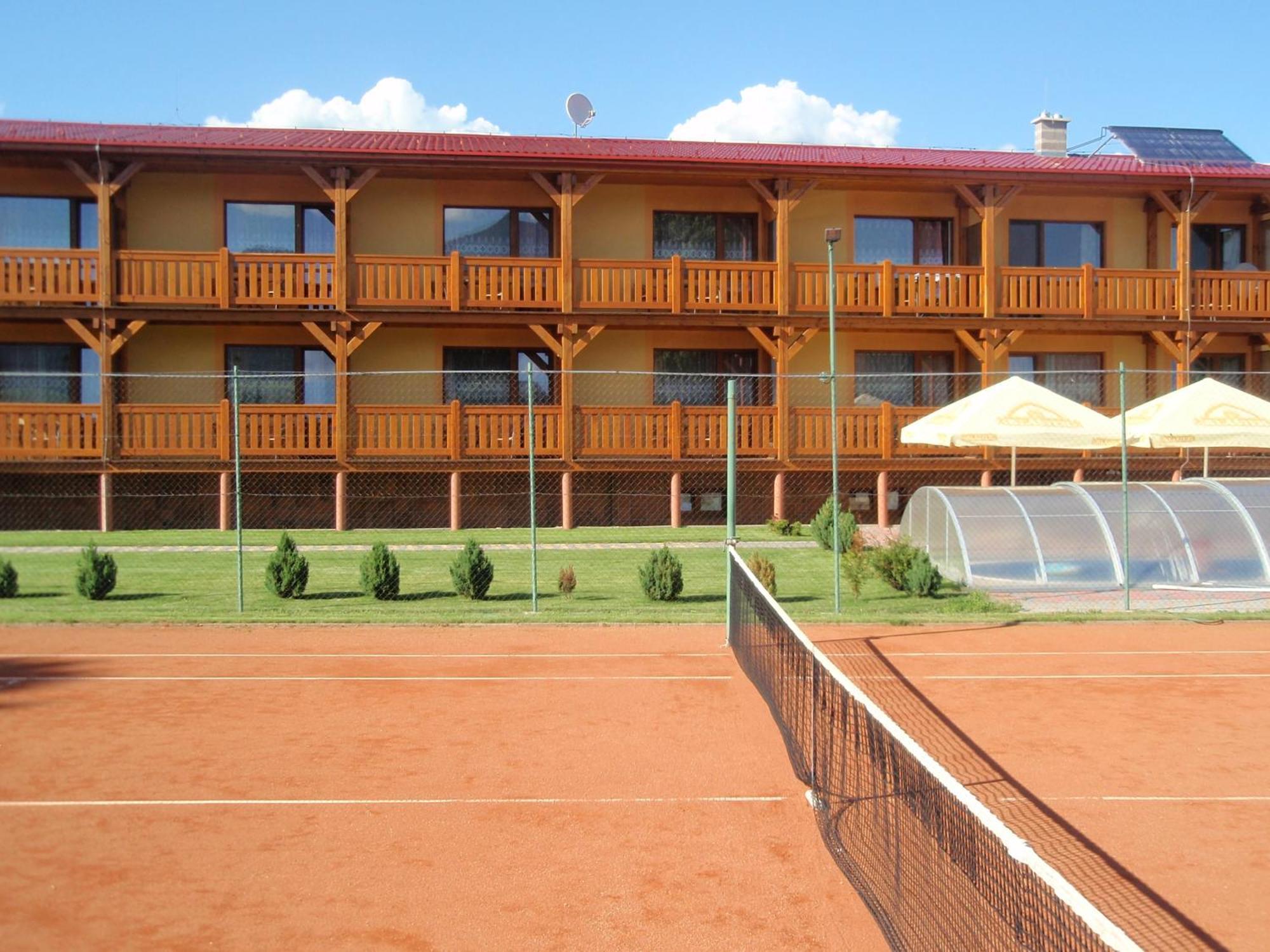 Hotel Penzion Fako Liptovský Mikuláš Exterior foto